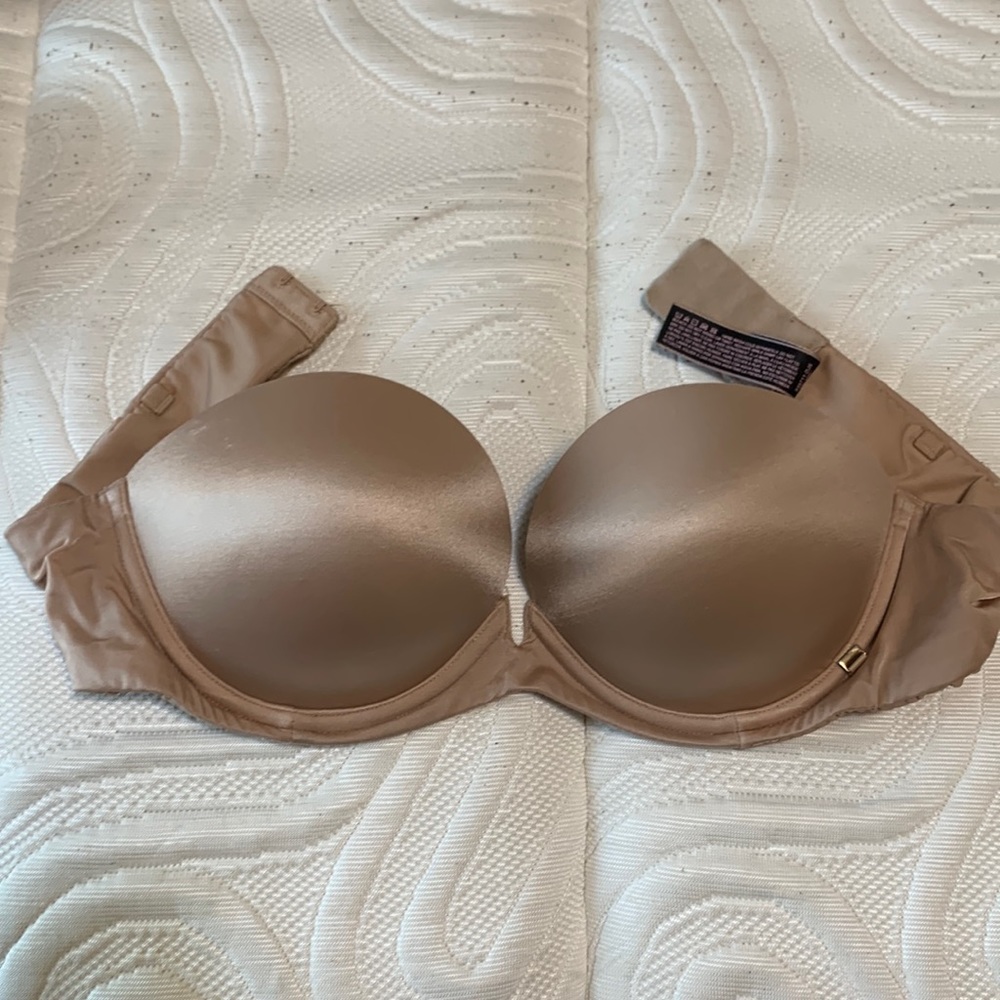 Victoria’s Secret strapless bra
